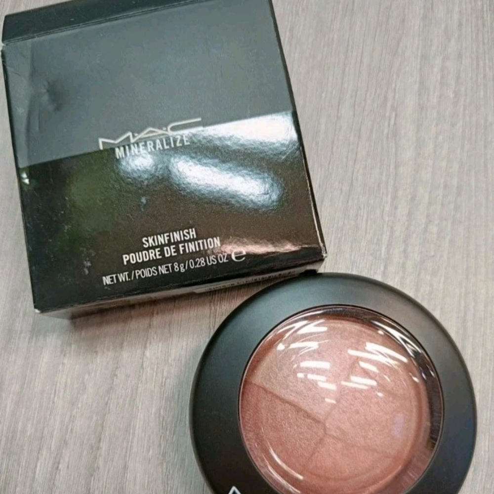 MAC Cosmetics Mineralize Skinfinish - Warm Aura